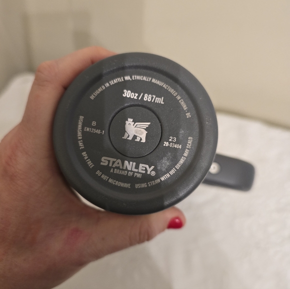 Stanley Quencher H2.0 FloState Tumbler In Graphite And Mint 30oz - Picture 4 of 4